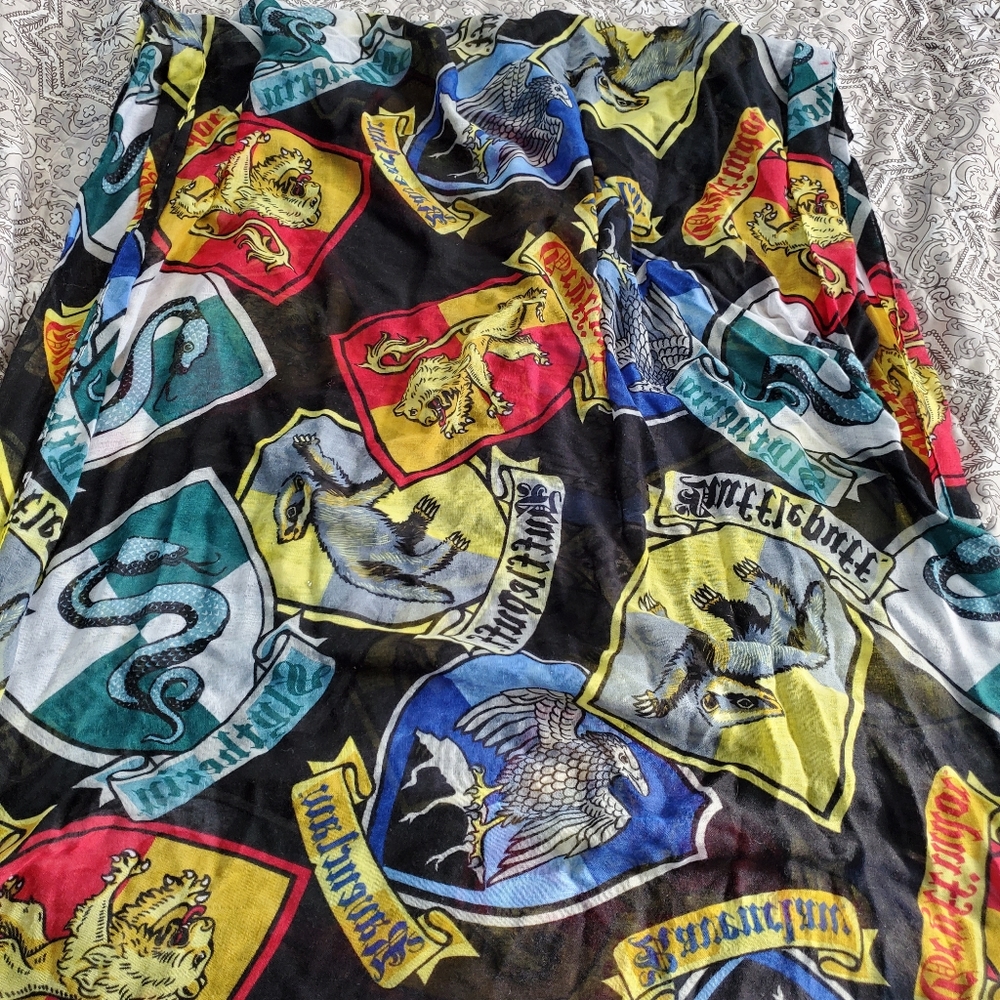 Hogwarts infinity scarf